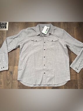 Stio Men's Light Grey Casual Button-Down Shirt with Chest Pockets